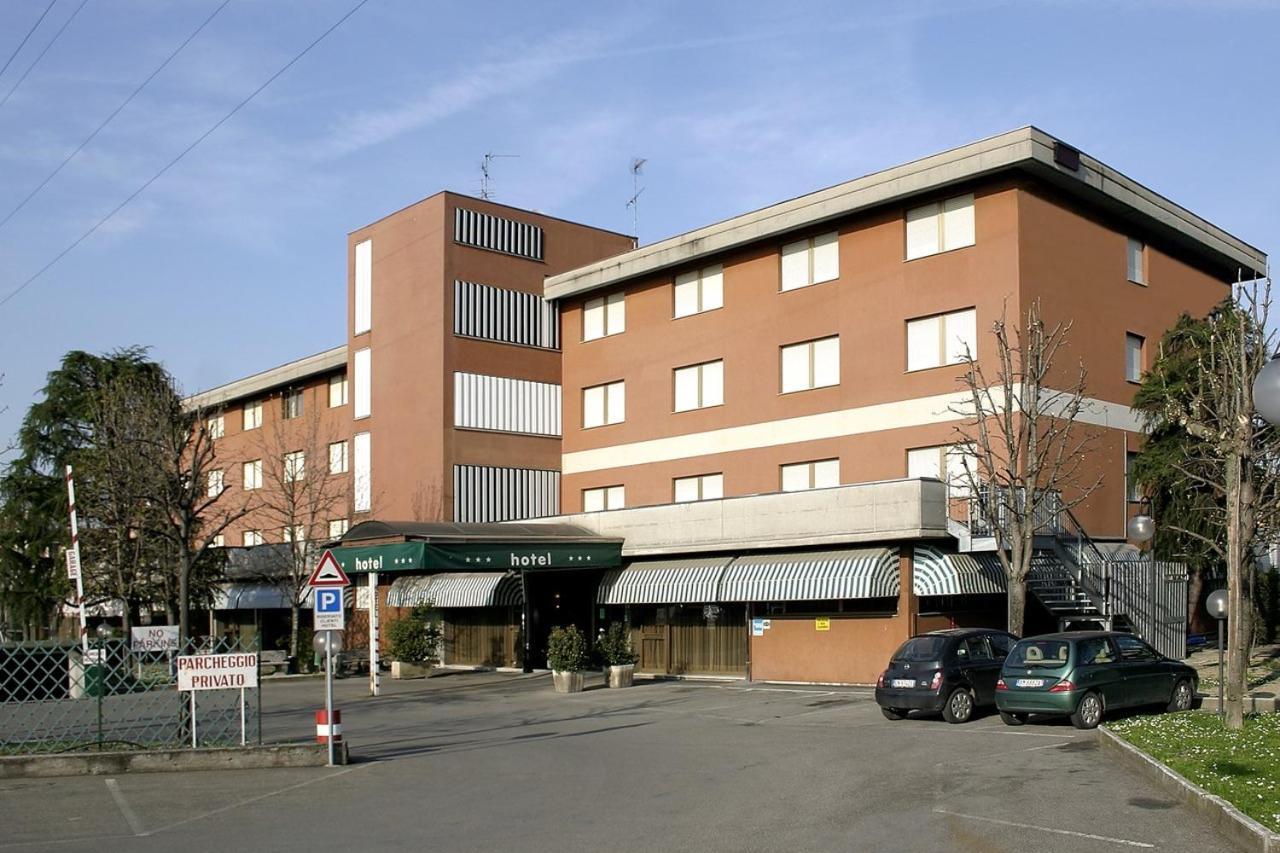 Cdh Hotel Modena Esterno foto