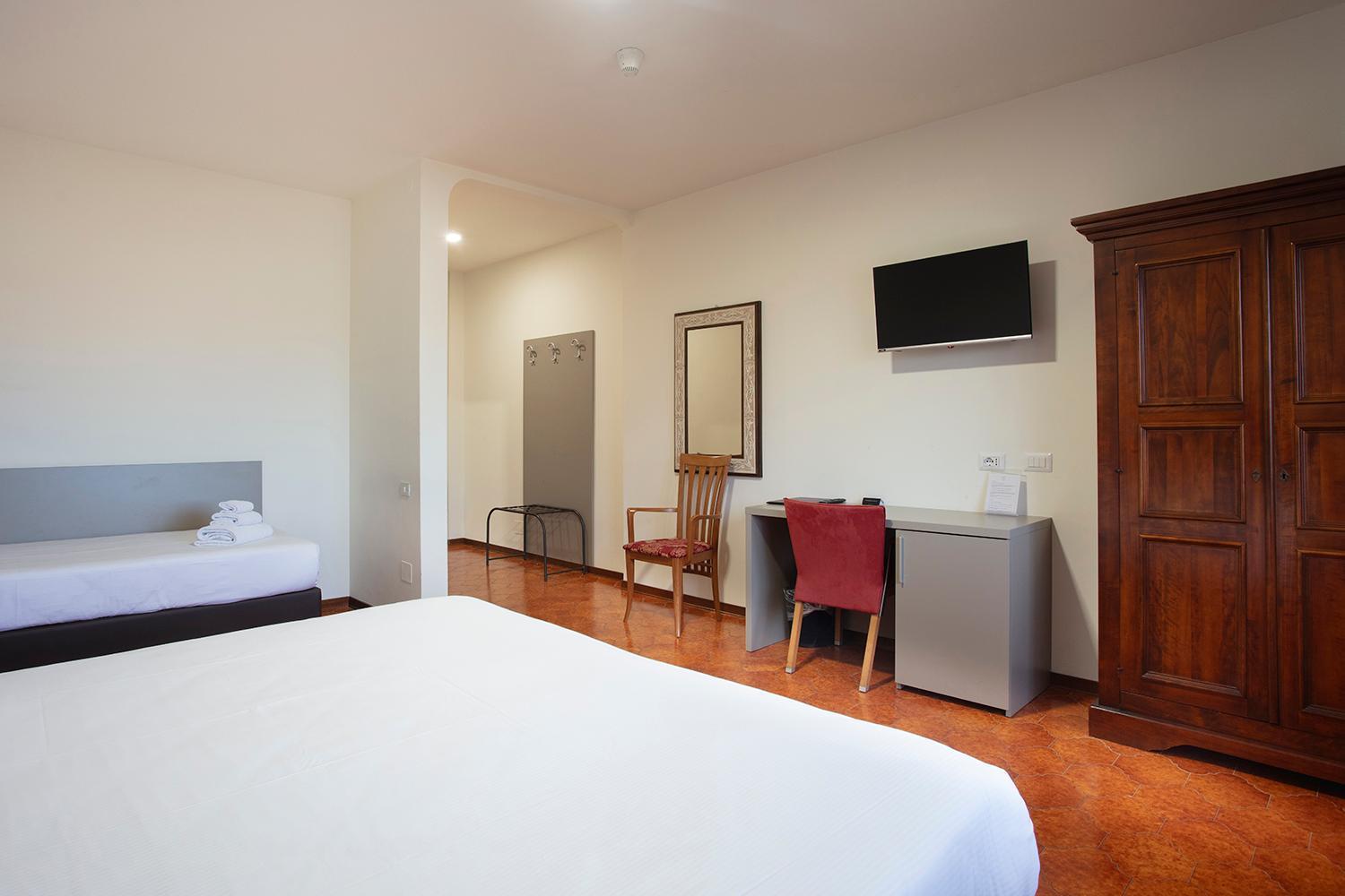 Cdh Hotel Modena Esterno foto