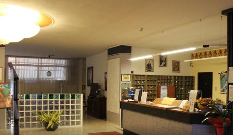 Cdh Hotel Modena Esterno foto